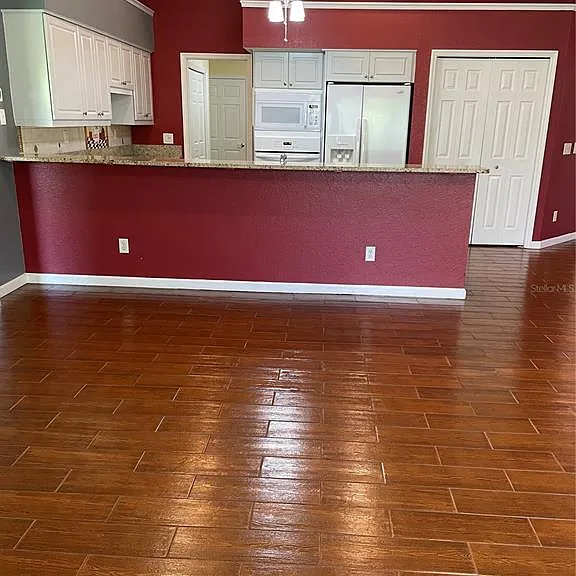 9461 Miami Cir — Photo 4