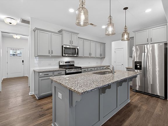 4th image of 7481 Hartsfield Dr #1