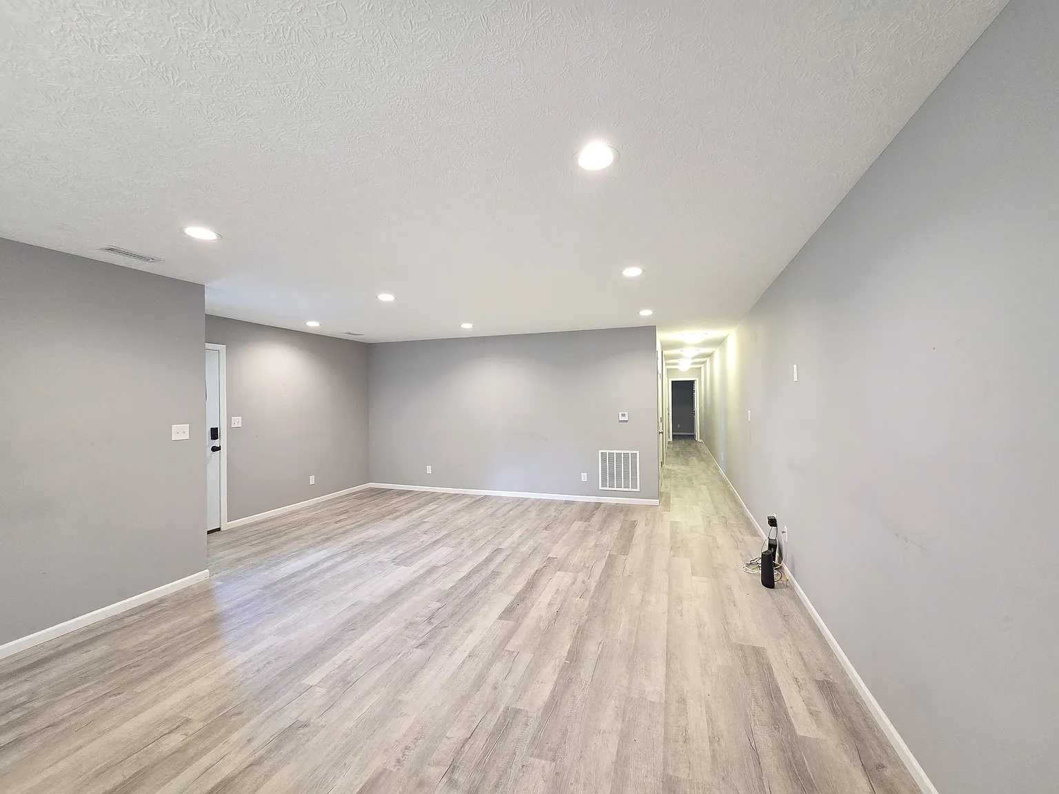716 S Center St — Photo 2