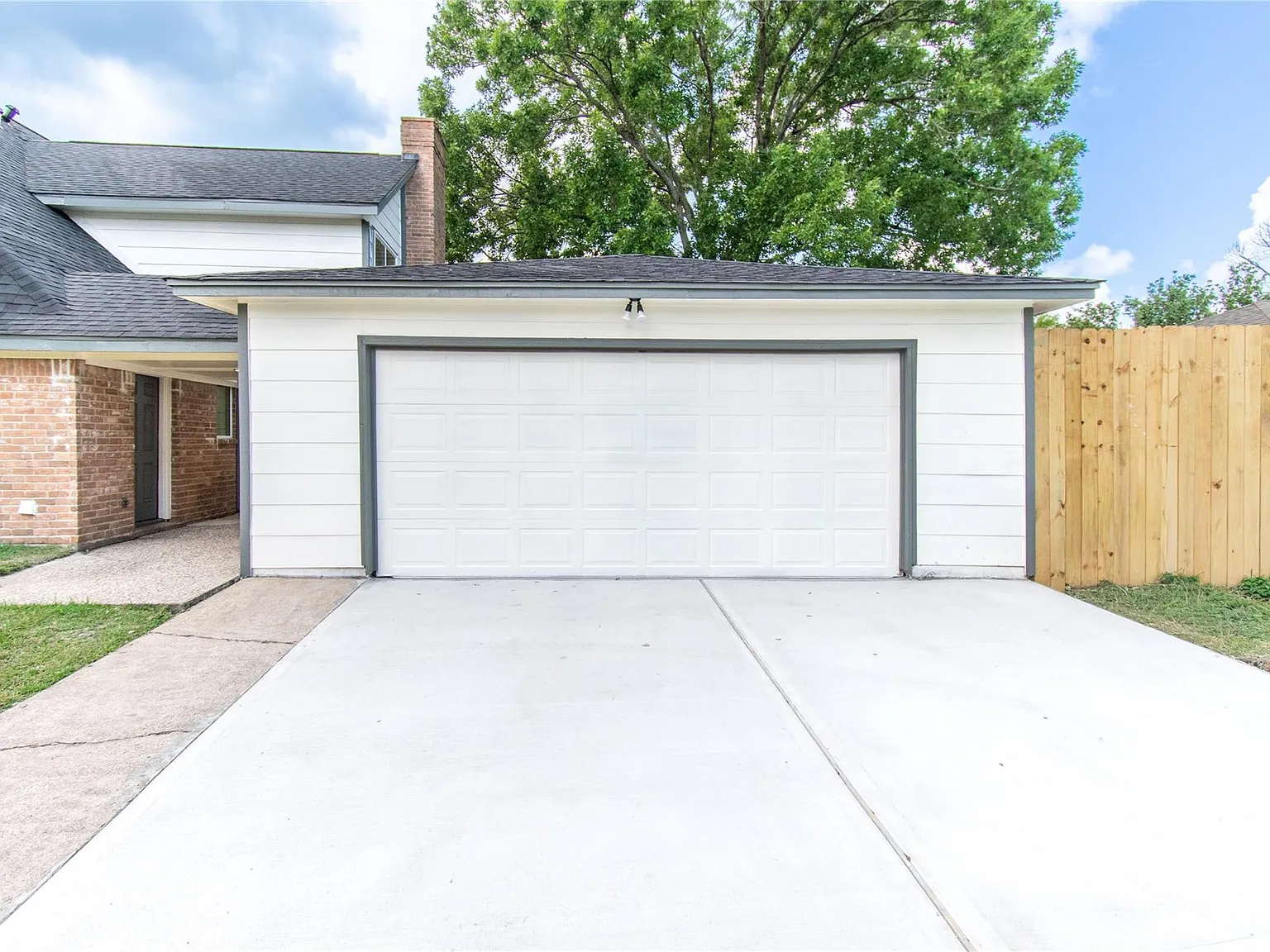 4 bed, 2.5 bath, 3316 sqft, $2,800 — Photo 4