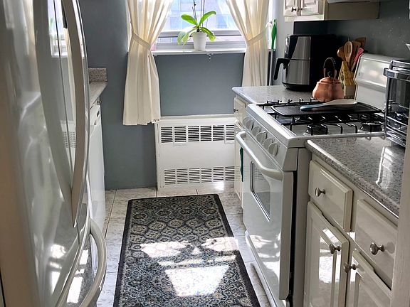 4th image of 1020 Grand Concourse APT 16L
