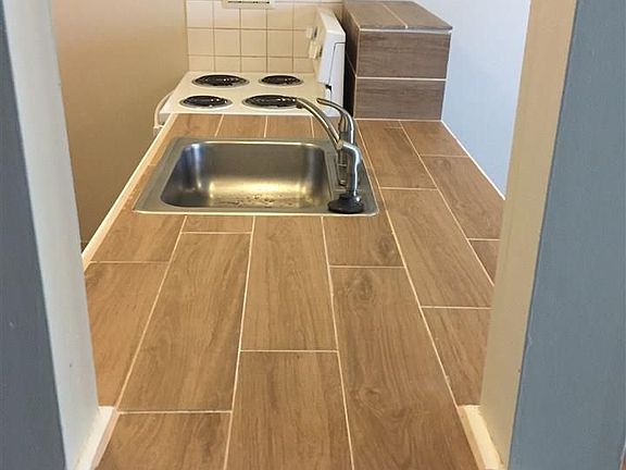 5th image of 268 McCullough St #1