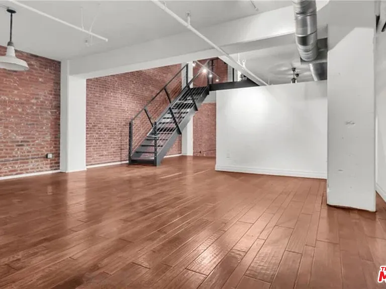 510 S Hewitt St #102 — Photo 34