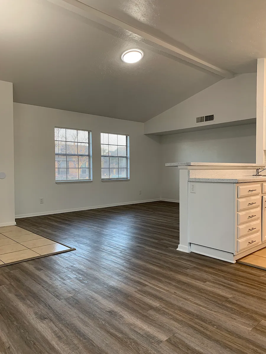 Living Room - 4413 Chapman St