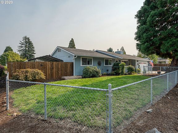 3rd image of 498 NE 37th Ave
