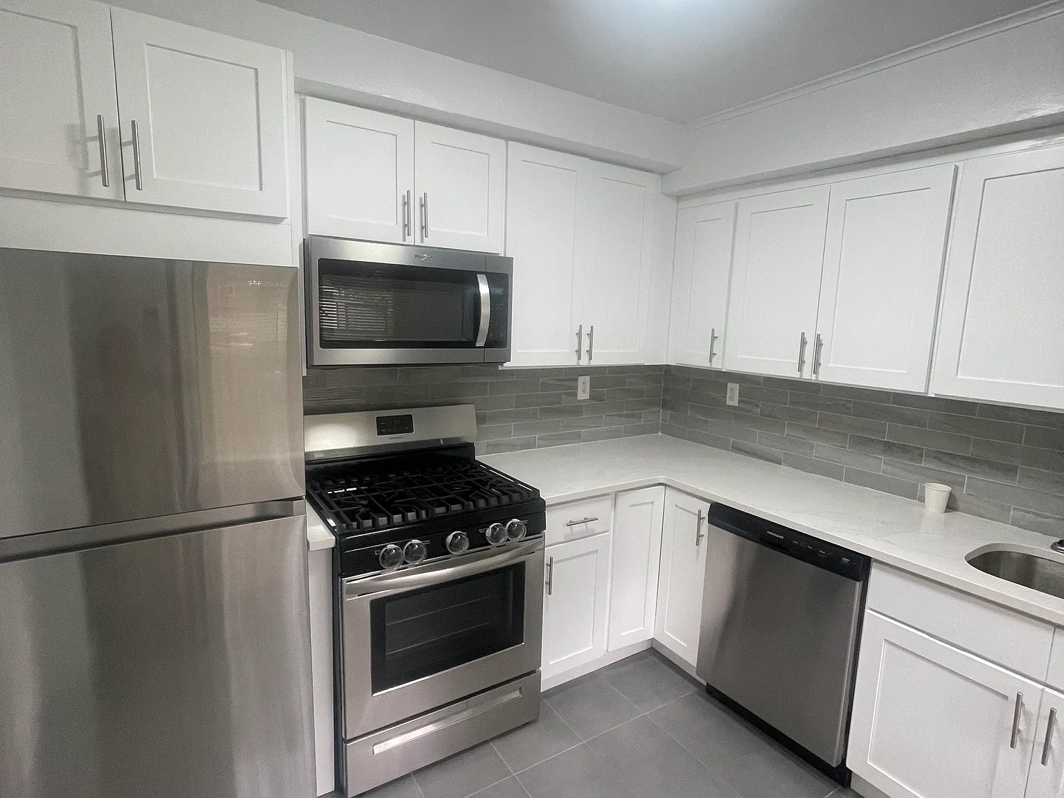 186th Ln, Fresh Meadows — Photo 2
