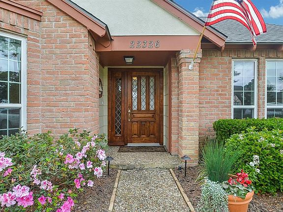 3rd image of 22326 Bucktrout Ln