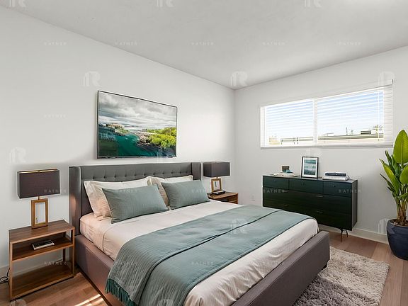 5th image of 18657 Collins St #19