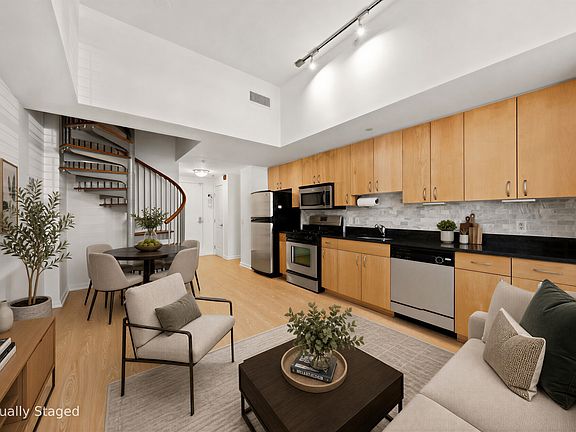 3rd image of 440 L St NW #10