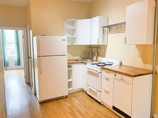 Rented by Ulas Real Estates Inc | media 18