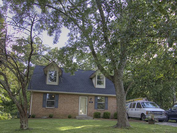 2nd image of 108 Suzinne St