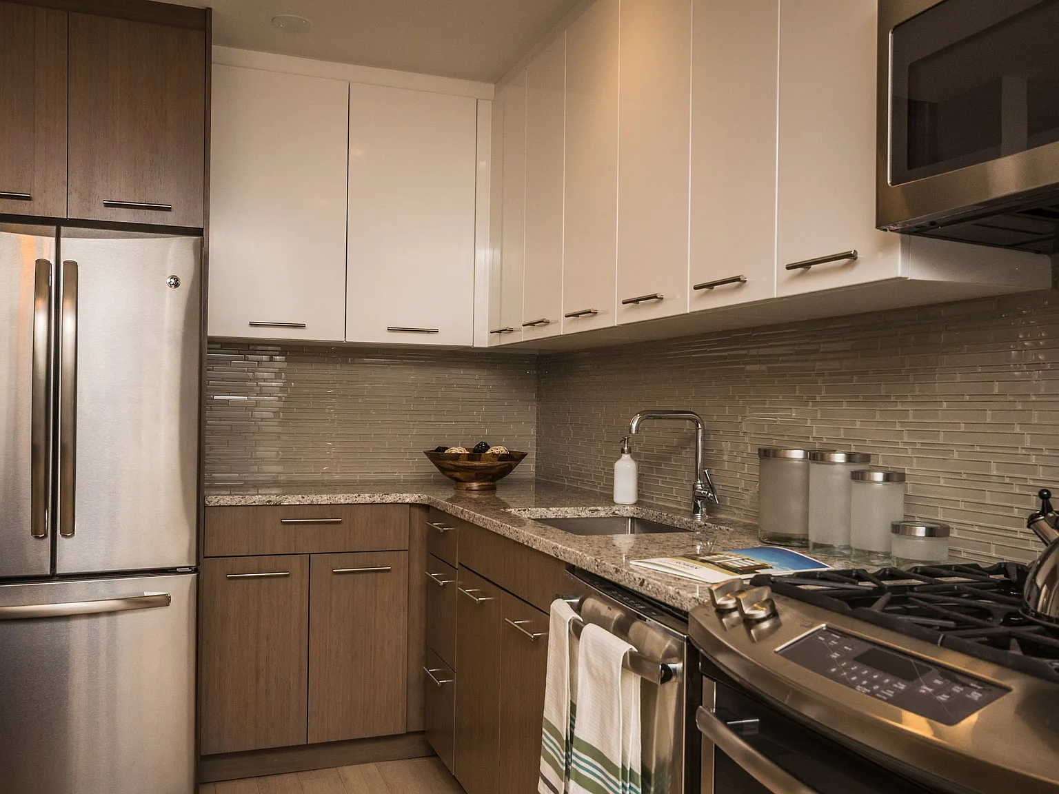 220 Rowan Boulevard — Photo 2