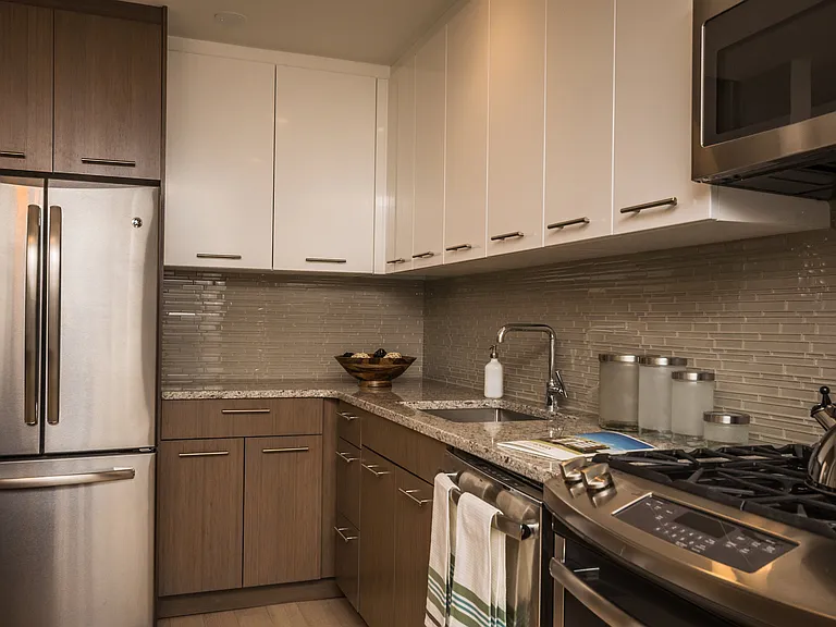 220 Rowan Boulevard — Photo 4