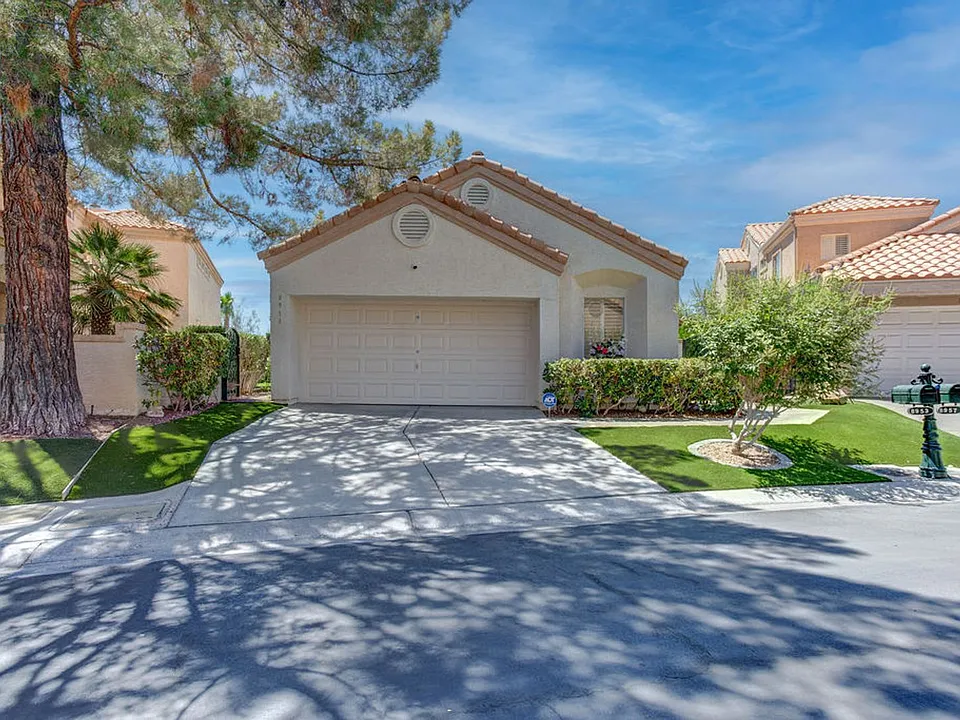 8953 Diamond Falls Dr
