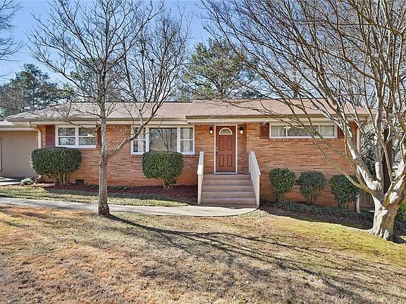 4th image of 3580 Crestview Dr SE