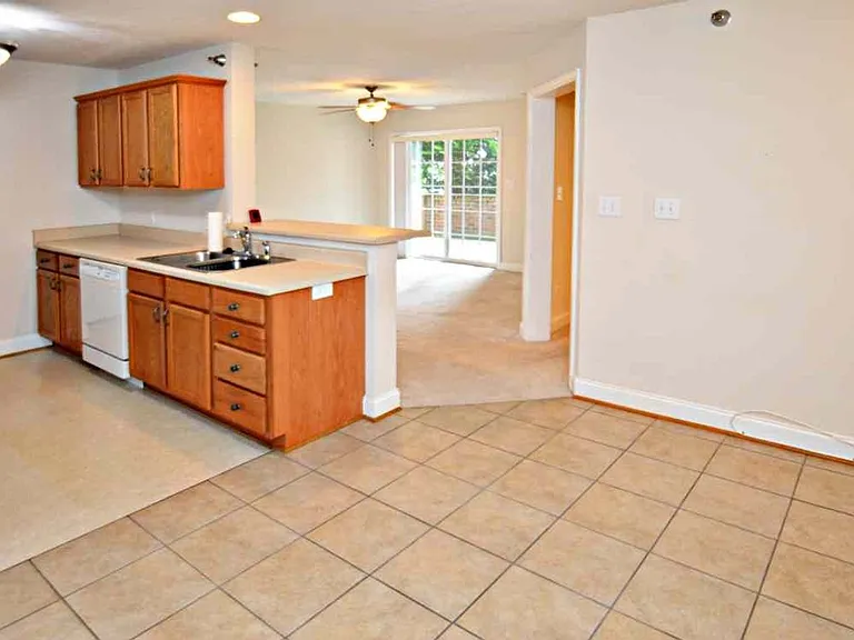 623 Wyndhurst Dr #1 — Photo 6