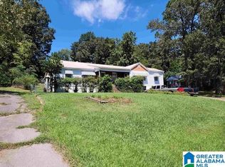 7438 Parkway Dr, Leeds, AL 35094
