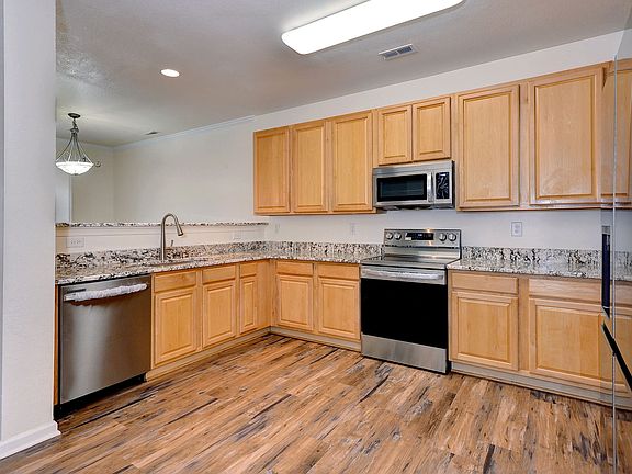 4th image of 4415 Pleasant View Dr