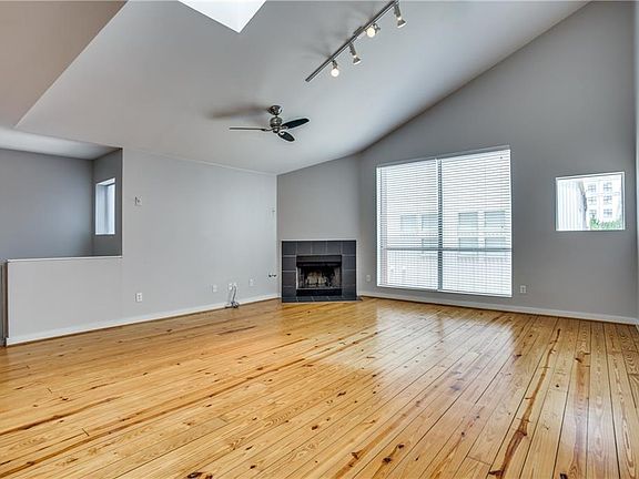 2nd image of 4213 Dickason Ave