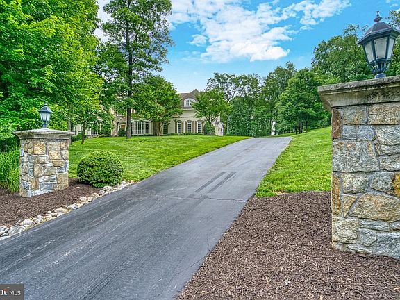 4th image of 41011 Alysheba Dr