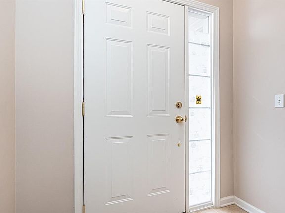 3rd image of 243 W Oakbrook Dr