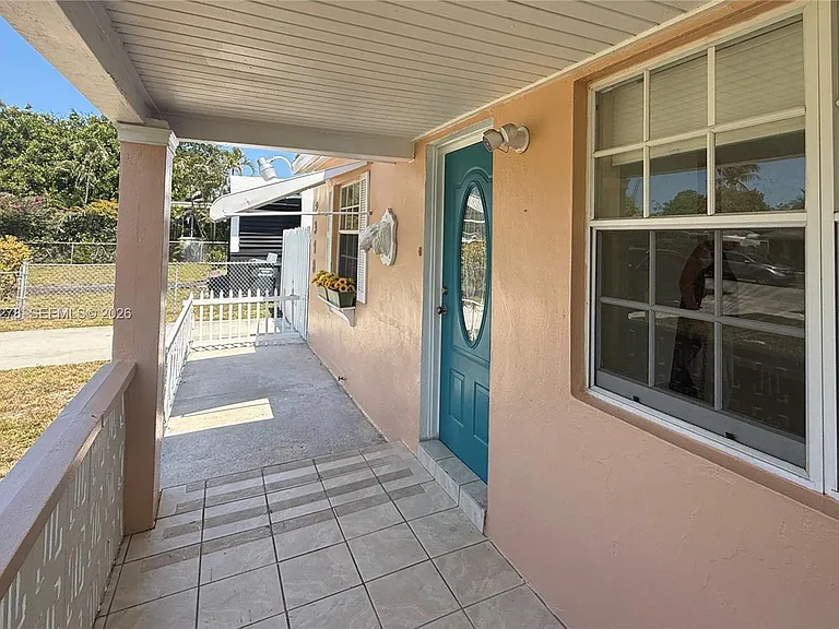 2318 Dewey St — Photo 26