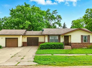 107 N Mechanic St, Brighton, IA 52540