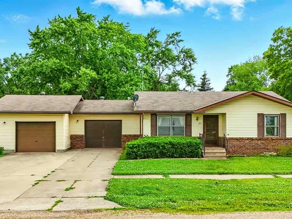 107 N Mechanic St, Brighton, IA 52540