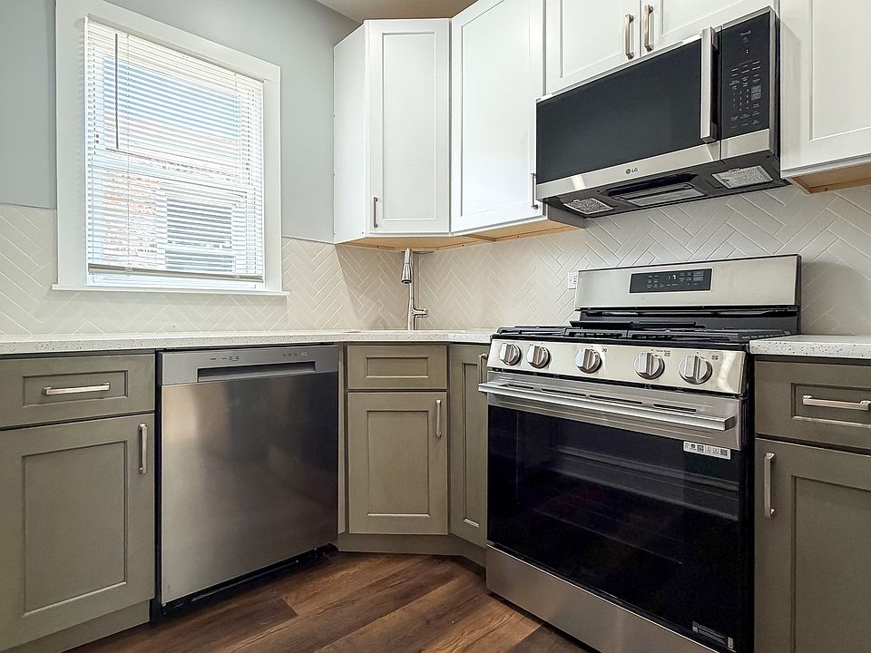 1st image of 2304 N Lamon Ave #2