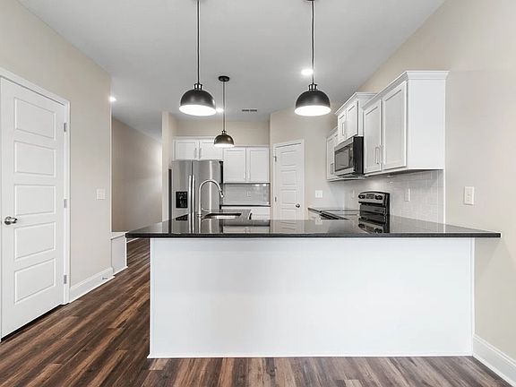 4th image of 208 Drayton Dr #1-C