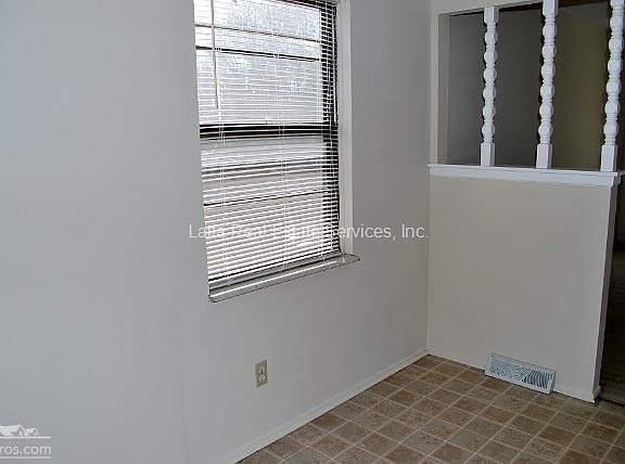 5th image of 338 N Kendall Dr