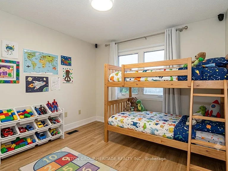 209 Bassett Blvd — Photo 35
