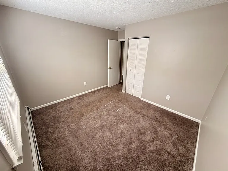 16 Bradford Dr #C — Photo 4