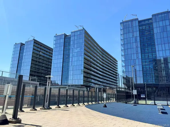 131-03 40th Road #16D, Flushing, NY 11354