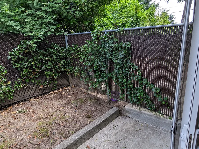 Ford Street Court — Photo 34