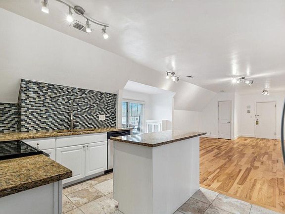 4th image of 475 E 9th Ave #3