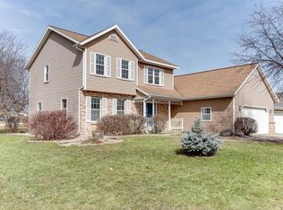 1105 Spahn Dr, Waunakee, WI 53597