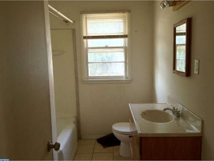 2nd image of 605 Heston Rd