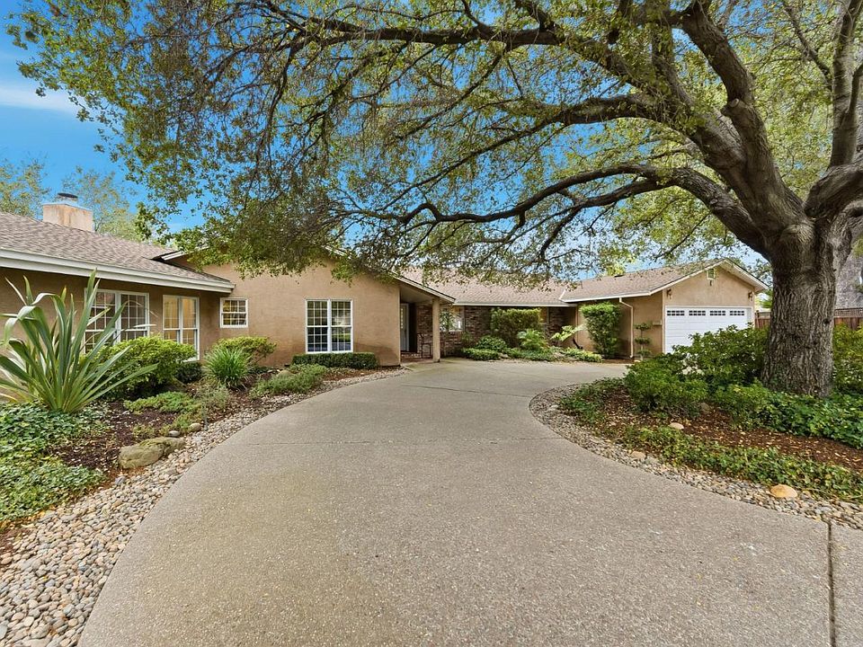 1st image of 11915 Shadybrook Ct