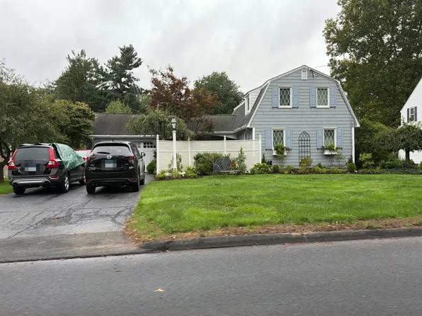 70 Ox Yoke Dr, Wethersfield, CT 06109