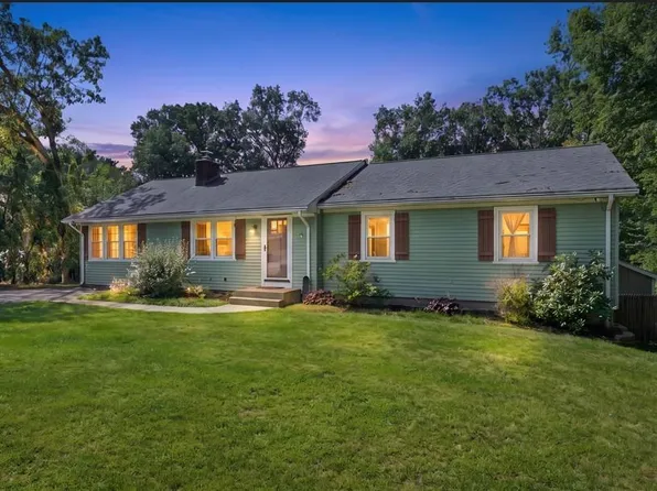 7 Byrd Ave, Johnston, RI 02919