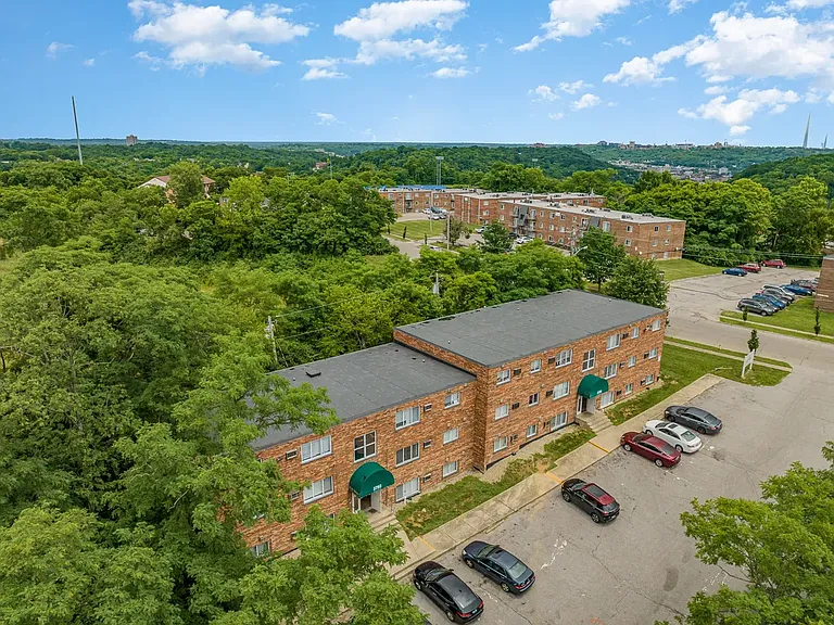 Villa Hills & Dover Heights Apartments — Photo 12