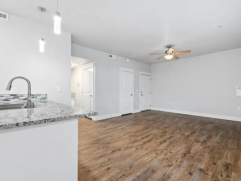 2x1 Living Room