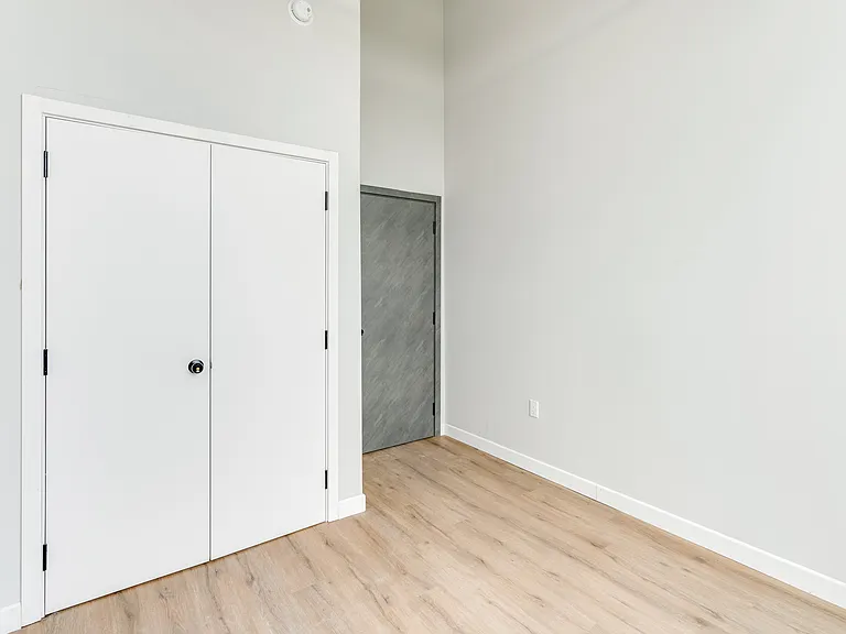 Castor Lofts — Photo 32
