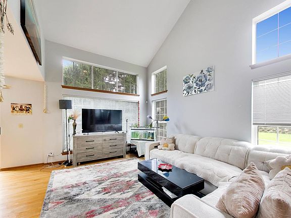5th image of 2178 Seaver Ln