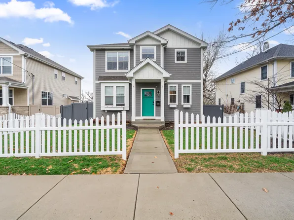 11 E Custer St, Lemont, IL 60439