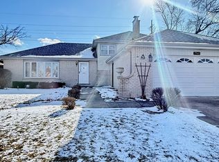 7745 Woodstock Dr, Tinley Park, IL 60477