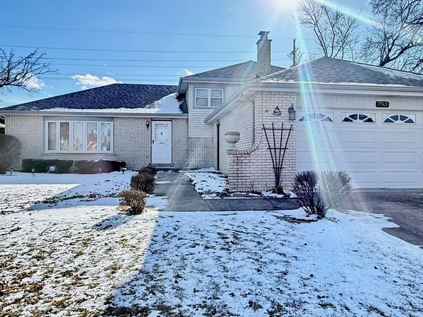 7745 Woodstock Dr, Tinley Park, IL 60477