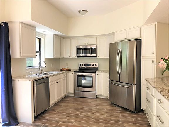 5th image of 1664 Starling Dr