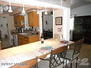 Kitchen/Breakfast Bar